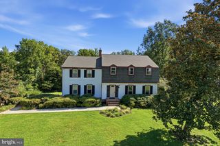 4 WALL, Fredericksburg, VA 22405