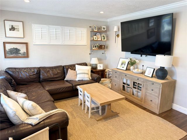 8965 SW 125th Ter, Miami, FL 33176