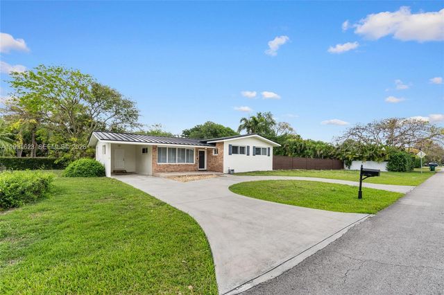 8965 SW 125th Ter, Miami, FL 33176