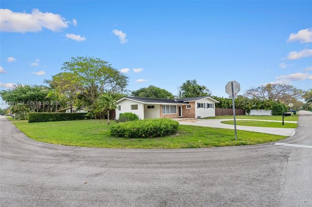 8965 SW 125th Ter, Miami, FL 33176