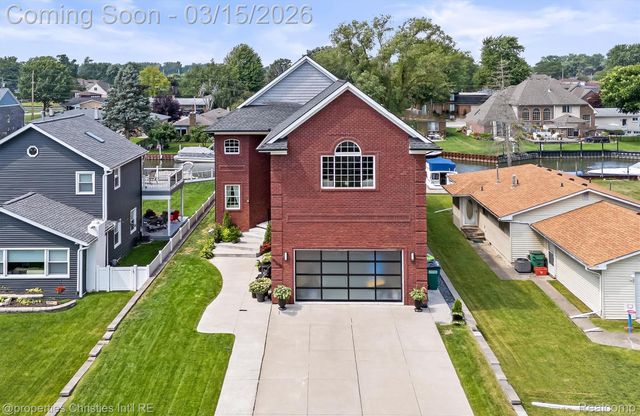 41245 Belvidere Street, Harrison Charter Township, MI 48045