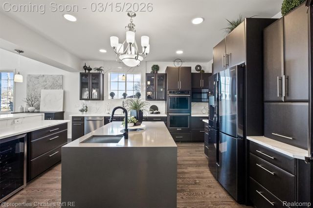 41245 Belvidere Street, Harrison Charter Township, MI 48045