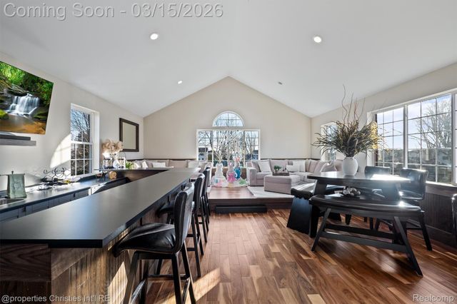 41245 Belvidere Street, Harrison Charter Township, MI 48045