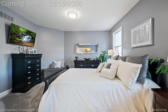 41245 Belvidere Street, Harrison Charter Township, MI 48045