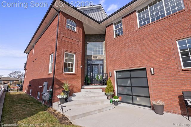 41245 Belvidere Street, Harrison Charter Township, MI 48045