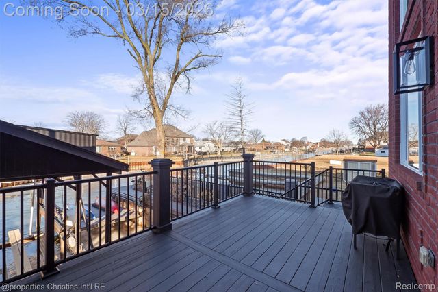 41245 Belvidere Street, Harrison Charter Township, MI 48045