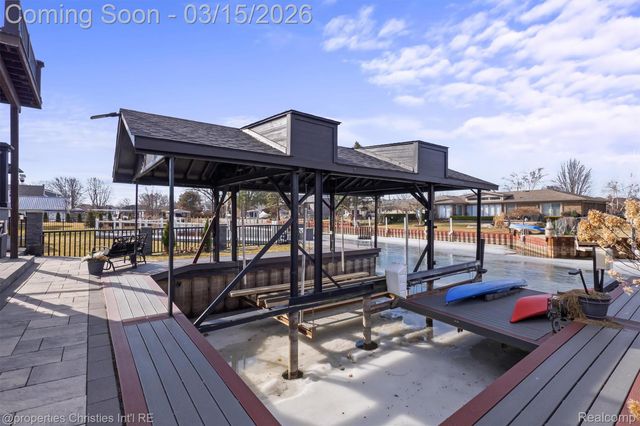 41245 Belvidere Street, Harrison Charter Township, MI 48045