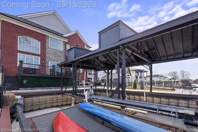 41245 Belvidere Street, Harrison Charter Township, MI 48045