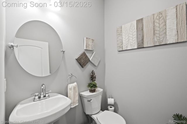 41245 Belvidere Street, Harrison Charter Township, MI 48045