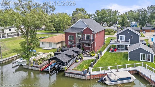 41245 Belvidere Street, Harrison Charter Township, MI 48045