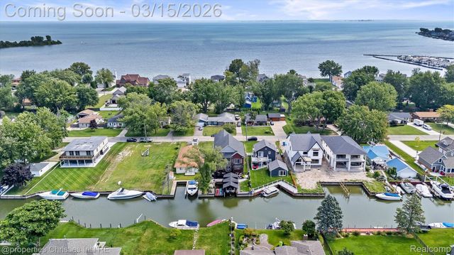 41245 Belvidere Street, Harrison Charter Township, MI 48045