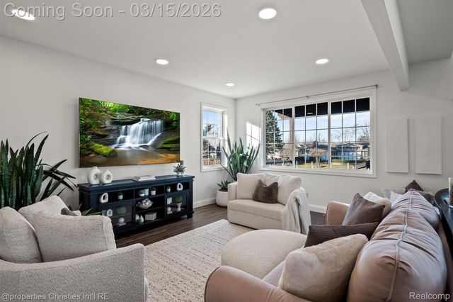 41245 Belvidere Street, Harrison Charter Township, MI 48045