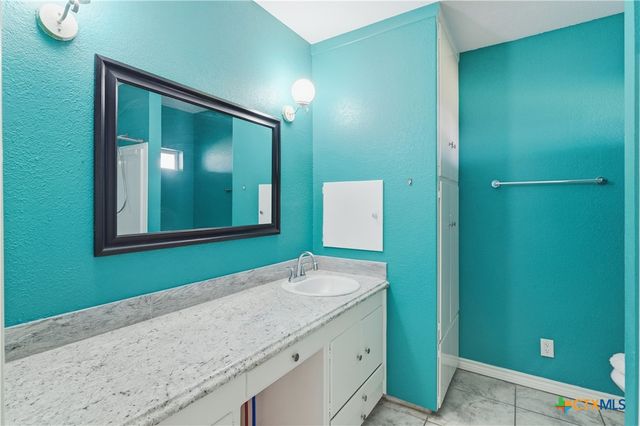 222 E Cedar Street, Seguin, TX 78155