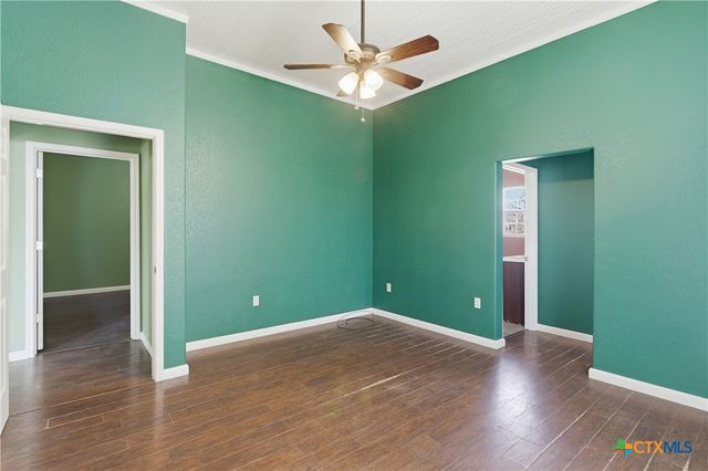 222 E Cedar Street, Seguin, TX 78155