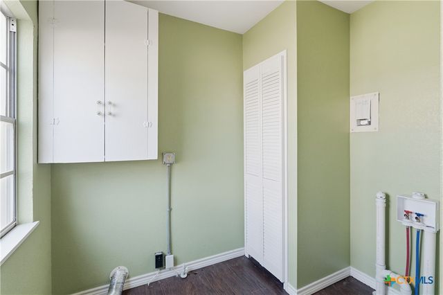 222 E Cedar Street, Seguin, TX 78155