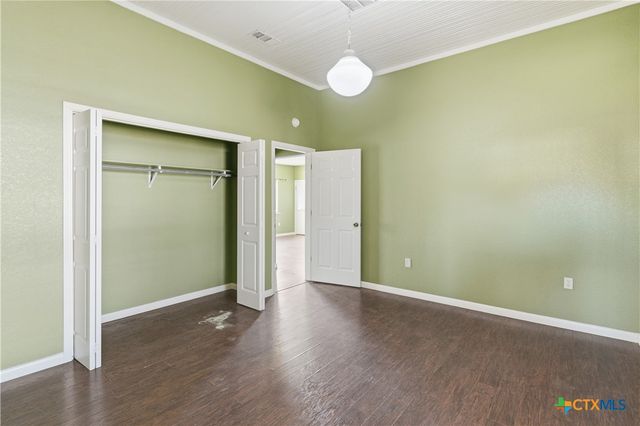 222 E Cedar Street, Seguin, TX 78155