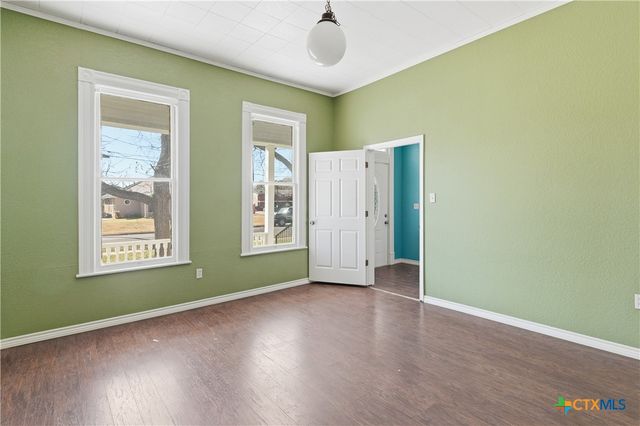 222 E Cedar Street, Seguin, TX 78155