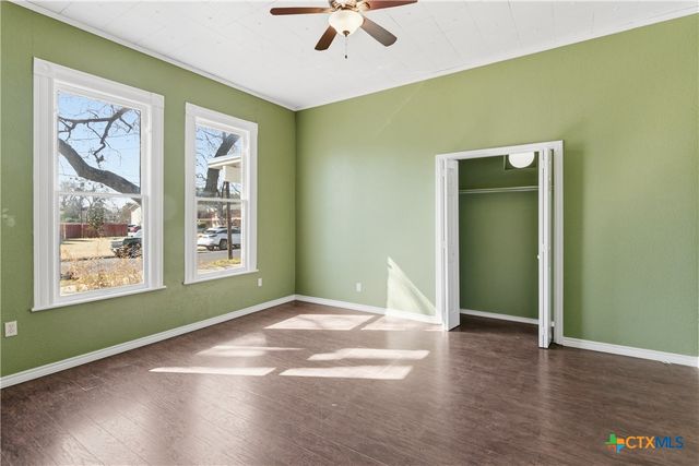 222 E Cedar Street, Seguin, TX 78155