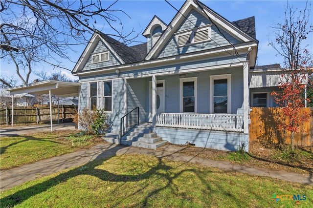 222 E Cedar Street, Seguin, TX 78155