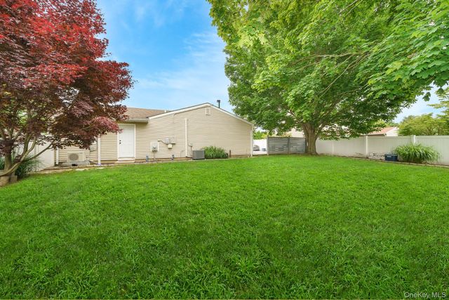 2 Michael Avenue, Bellport, NY 11713