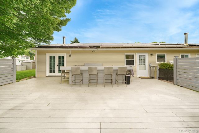 2 Michael Avenue, Bellport, NY 11713