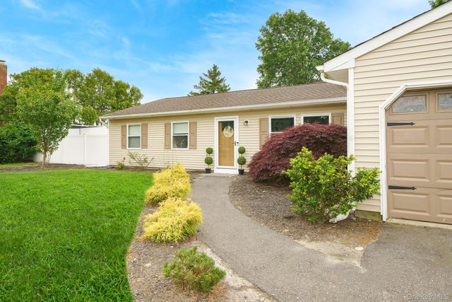 2 Michael Avenue, Bellport, NY 11713
