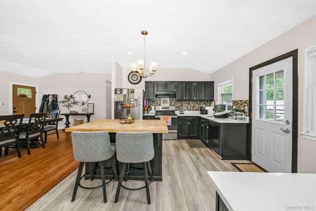 2 Michael Avenue, Bellport, NY 11713