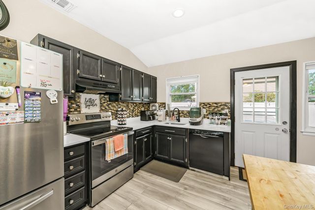 2 Michael Avenue, Bellport, NY 11713