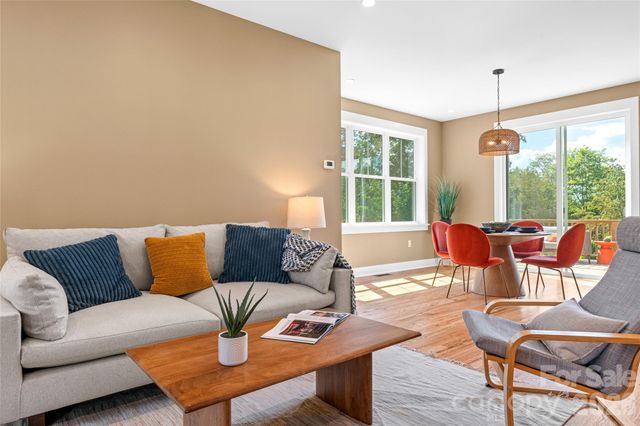 112 Alma Lane, Asheville, NC 28806