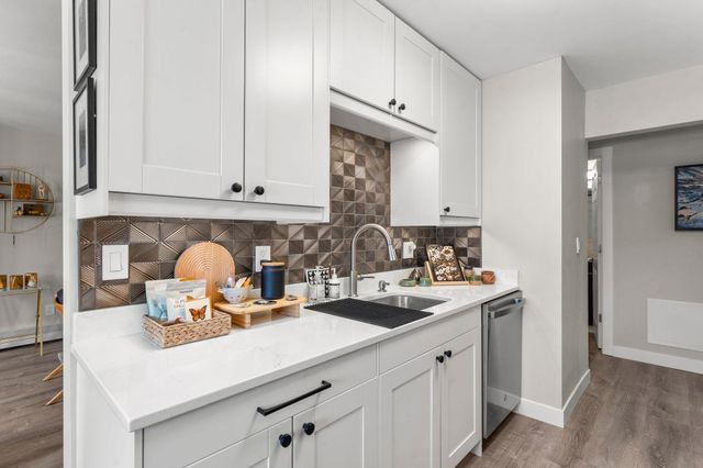 1400 Dakota Avenue S 210, Saint Louis Park, MN 55416