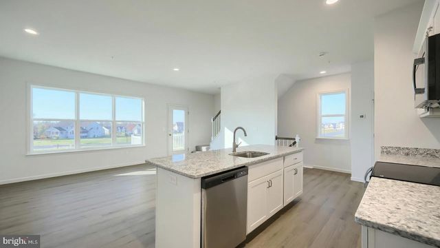 64 N CONIFER DR, Elizabethtown, PA 17022