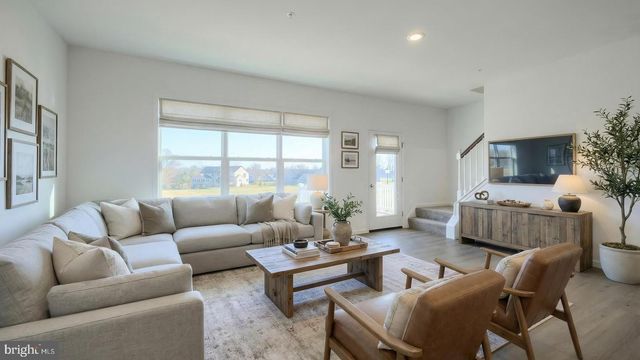 64 N CONIFER DR, Elizabethtown, PA 17022