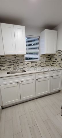 26 SE 13th Ter 1-7, Dania Beach, FL 33004