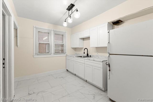 17180 Kentucky Street, Detroit, MI 48221