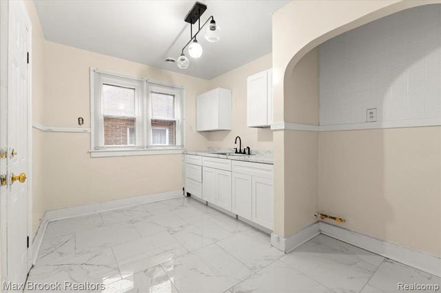 17180 Kentucky Street, Detroit, MI 48221