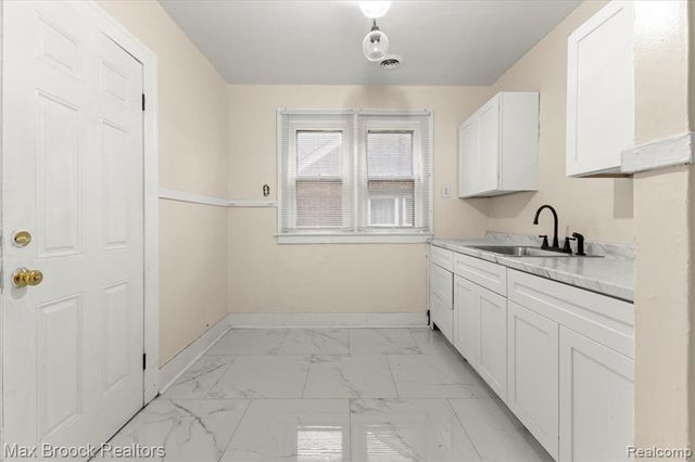 17180 Kentucky Street, Detroit, MI 48221