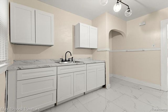 17180 Kentucky Street, Detroit, MI 48221