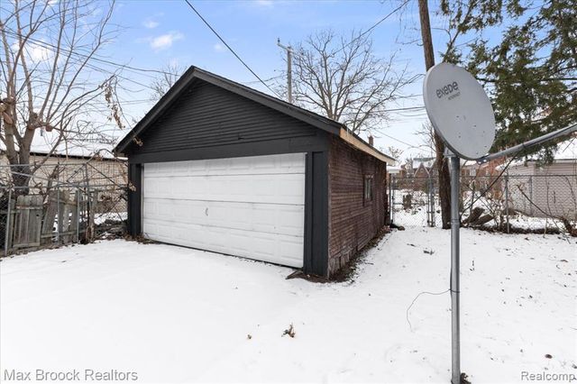 17180 Kentucky Street, Detroit, MI 48221