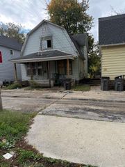 311 Hillside Court, Elkhart, IN 46516