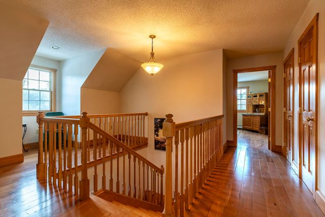 64 Gleason Farm Lane, Jamaica, VT 05343