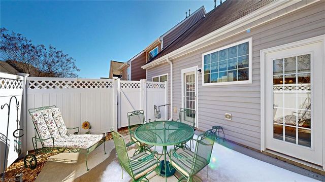 116 Covington Cove Court, Kernersville, NC 27284