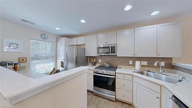 116 Covington Cove Court, Kernersville, NC 27284