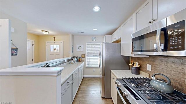 116 Covington Cove Court, Kernersville, NC 27284