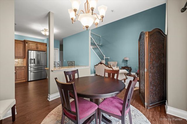 715 Riding Lane 715, St. Charles, IL 60174