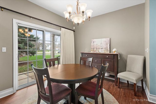 715 Riding Lane 715, St. Charles, IL 60174