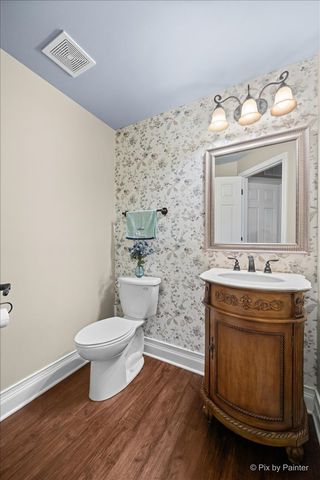 715 Riding Lane 715, St. Charles, IL 60174