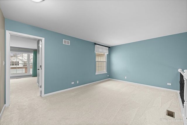 715 Riding Lane 715, St. Charles, IL 60174