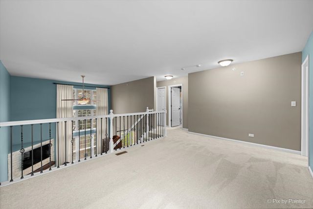 715 Riding Lane 715, St. Charles, IL 60174