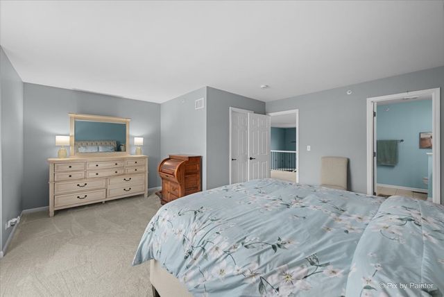 715 Riding Lane 715, St. Charles, IL 60174