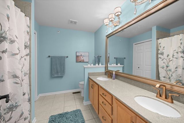 715 Riding Lane 715, St. Charles, IL 60174